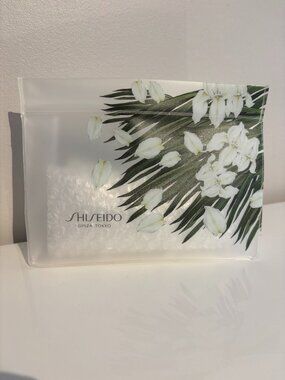 BNWT Shiseido Camellia Japonica (tsubaki) Clear Floral Rubber Pouch
